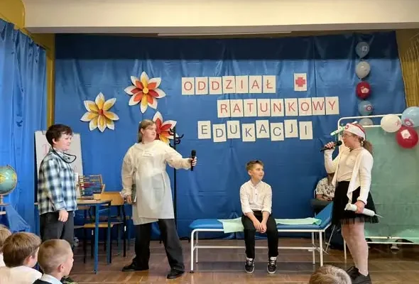 Dzień Edukacji Narodowej w Szkole Podstawowej nr 15 w Chorzowie – akademia pełna humoru