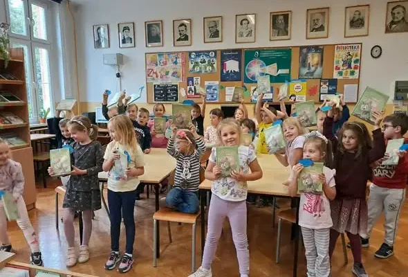 Pasowanie na czytelników w bibliotece szkolnej