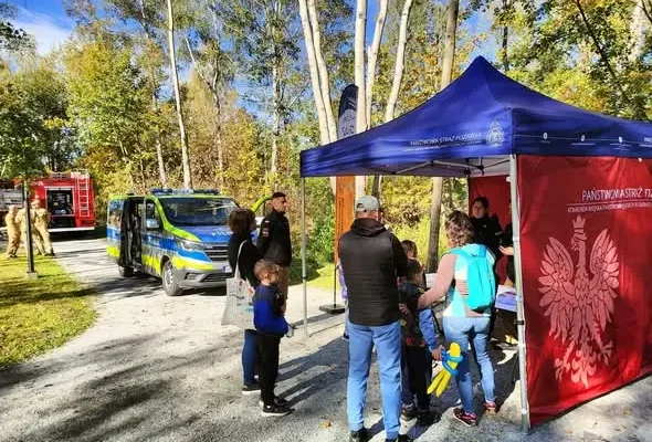 Rodzinny trening bezpieczeństwa Akademii OLiOC na Eko Pikniku w Chorzowie